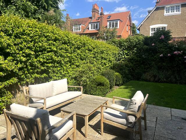 Home in London gallery image 2