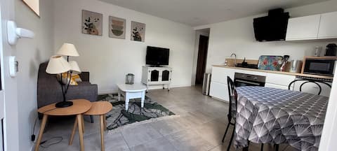 2 rooms with a terrace