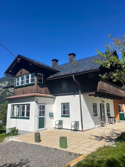 Altaussee Jewel in a quiet area -close to the lake