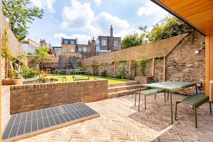 Townhouse in Camden gallery image 3