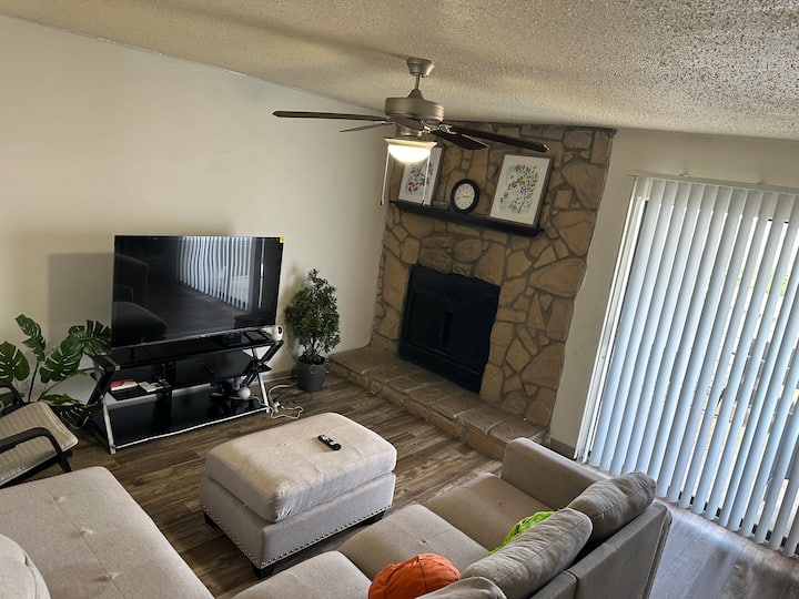 Modern One-bedroom Near Downtown - Meadowbrook - Fort Worth