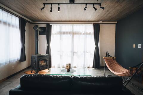 Air conditioning in each room/Netflix 100 "projector/climbing wall/BBQ with roof