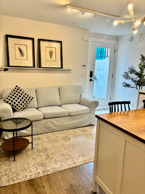 Popular Airbnb listing: The Turner Suite in Hastings Sunrise
