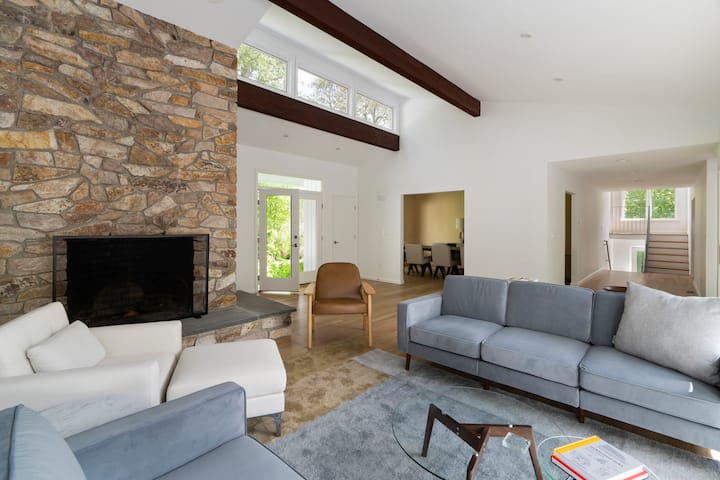 The Modernist | Patio & Pool | Beach (5-min Drive) - Madison, CT