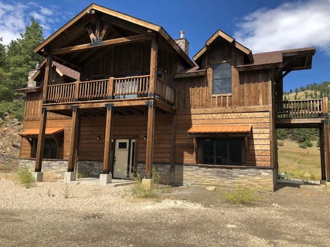 5 bed\3 bath Holter Lake Cabin!
