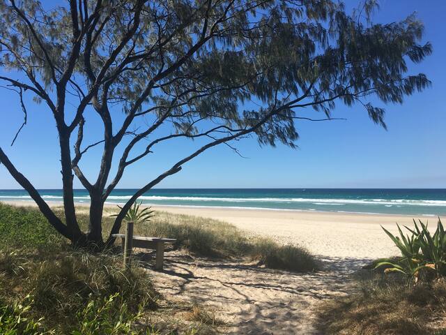 300 Meters to the Beach – Vegetarian Home