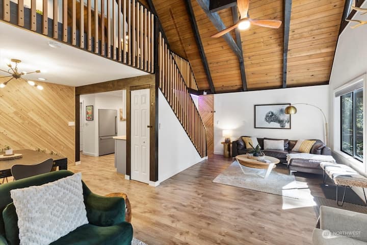 Luxury A-frame W/ Hot Tub | Misty Mtn Haus - Skykomish, WA