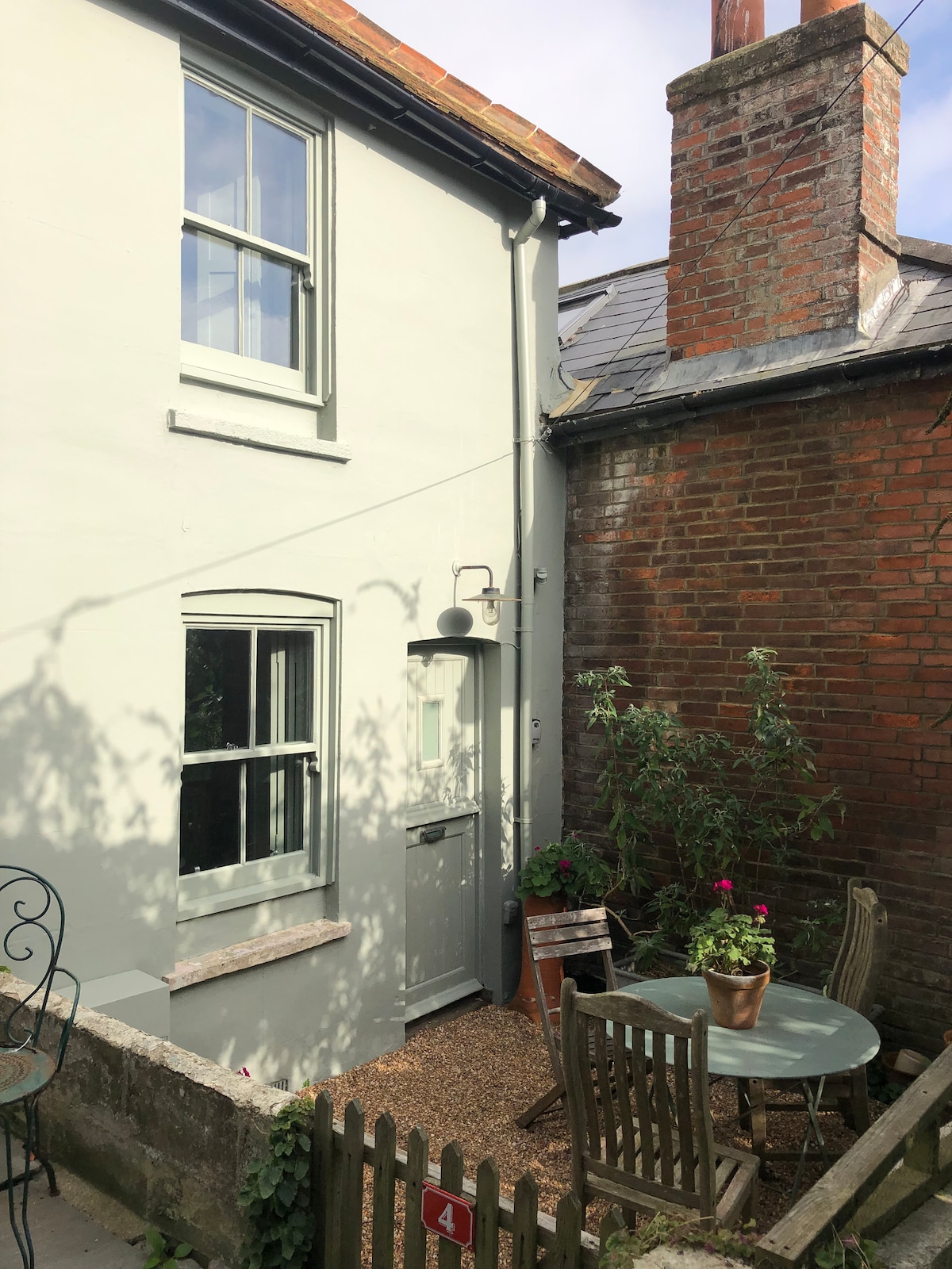 Propiedad de Airbnb exitosa: Lovely seaside cottage as featured in magazines en Guestling