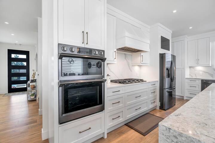 West Coast Custom by Uptown gallery image 2