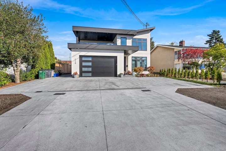 West Coast Custom by Uptown gallery image 3