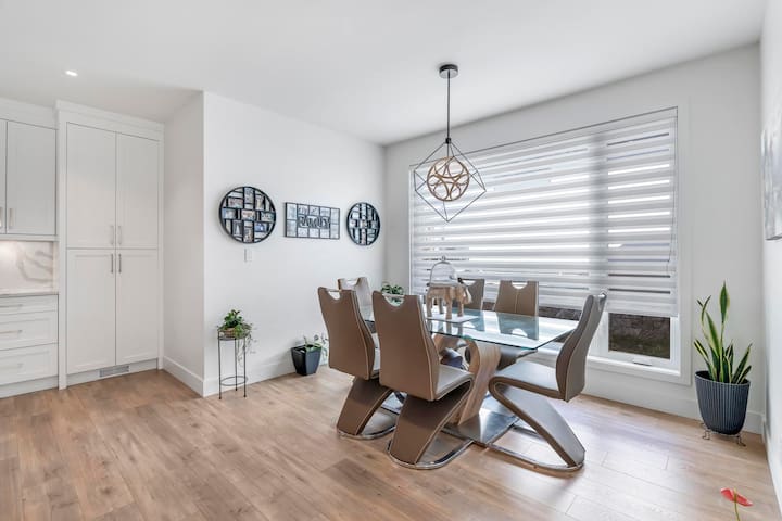 West Coast Custom by Uptown gallery image 4