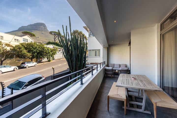 Modern Stylish 2 Bed Apartment gallery image 4