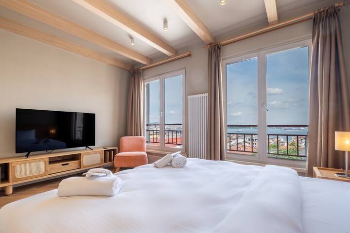 Stunning 2Br Penthouse w/Breathtaking View gallery image 5