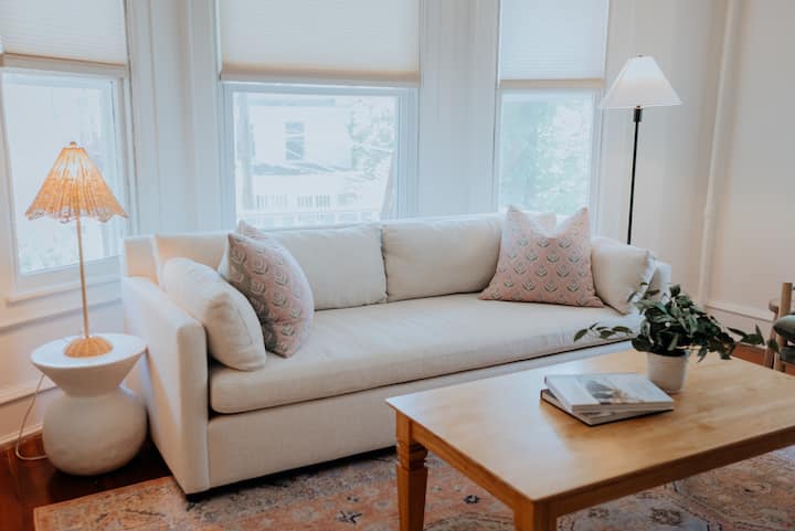 Charming Victorian Walking Distance To Mass Moca - North Adams, MA