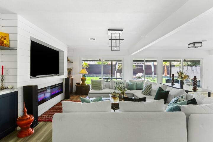 On Strip, 4x Luxurious King Bedrooms gallery image 5