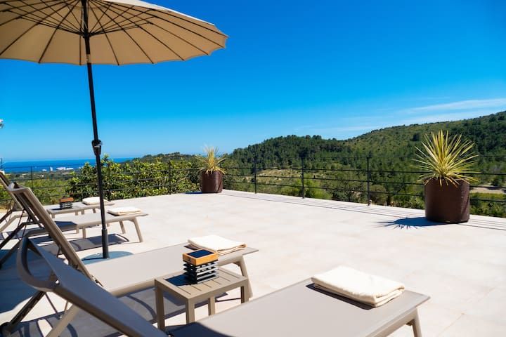 C’AN GOMEZ – POOL – 6p