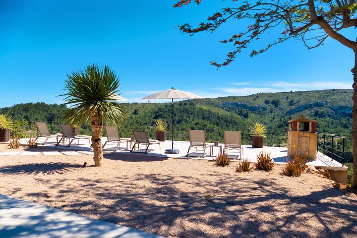 C’an Gomez – Pool – 8p