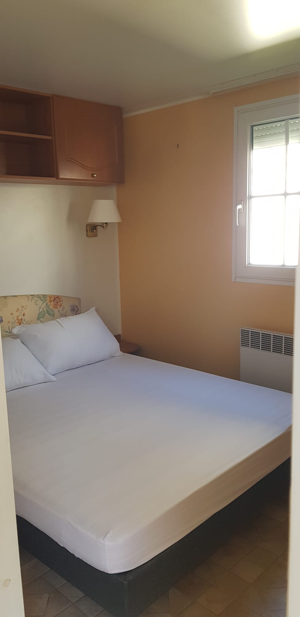 მატრიმონიული ოთახი მყუდრო მატრასით 