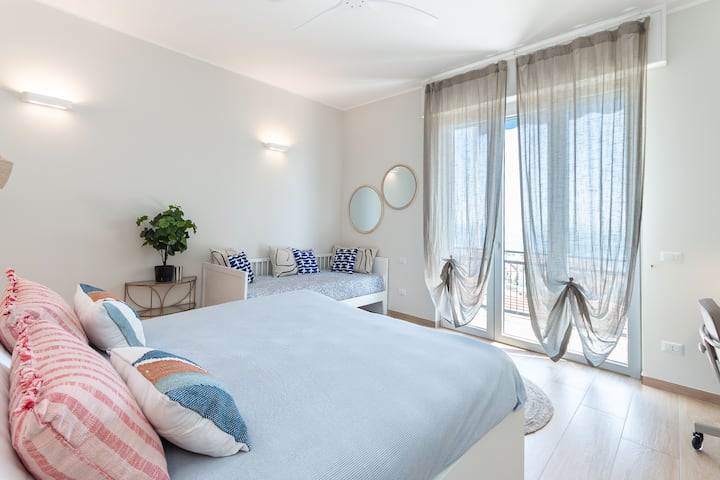 [The Window on the Sea] with Terrace & Private Garage