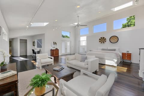 Airy Upstate Getaway with a View