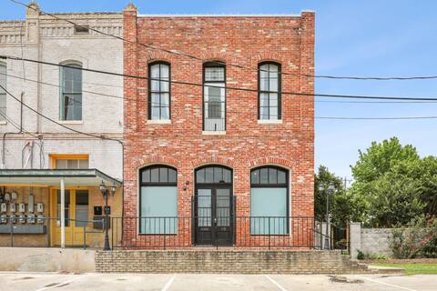 The McKinley On Historic Main St