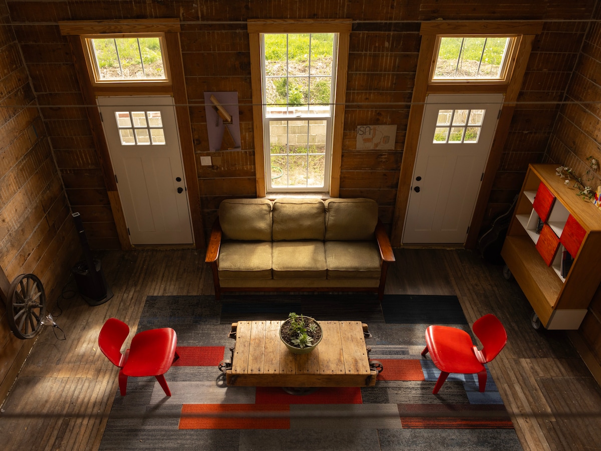 изглед от спалнята по - горе