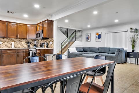 Huge & Spacious Near SoFi/LAX