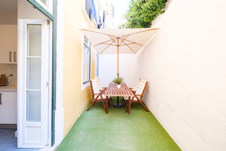 Principe Real Deluxe 3-Bedroom Apartment gallery image 5