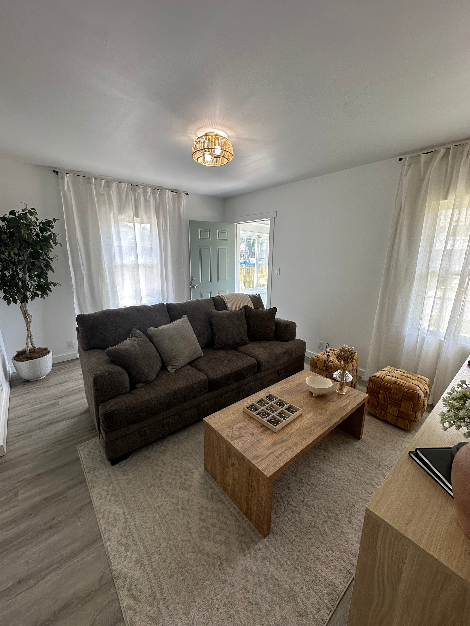 Cozy home downtown with fire pit