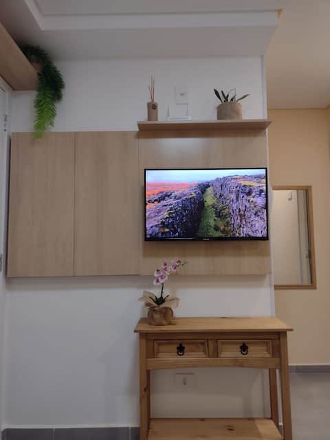 Popular Airbnb listing: Cozy central 2-bedroom apartment next to mall in Curitiba