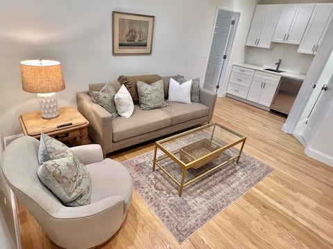 Popular Airbnb listing: Southampton Village Near Ocean & Shops - Suite "A" in Southampton