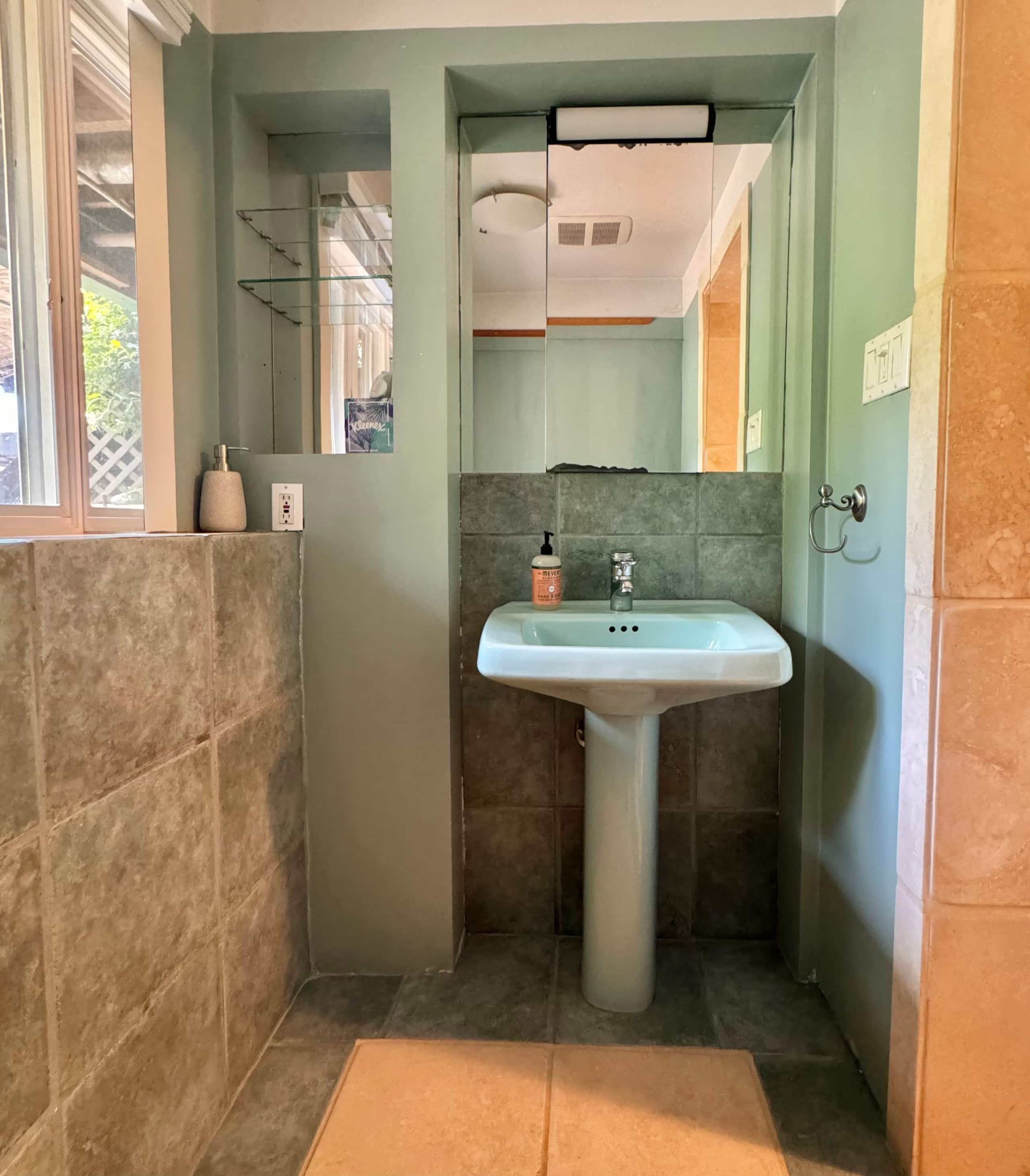Home in San Francisco · ★4.96 · 1 bedroom · 1 bed · 1 bath - Image 12