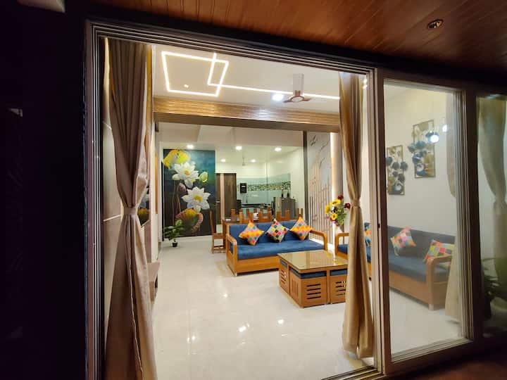 Glorious Villa | Private Pool | Zacuzi | Luxury - Lonavala