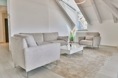 Successful Airbnb property: Panoramic Penthouse 200sqm, 3BR, 2 Private Parking in Bolzano