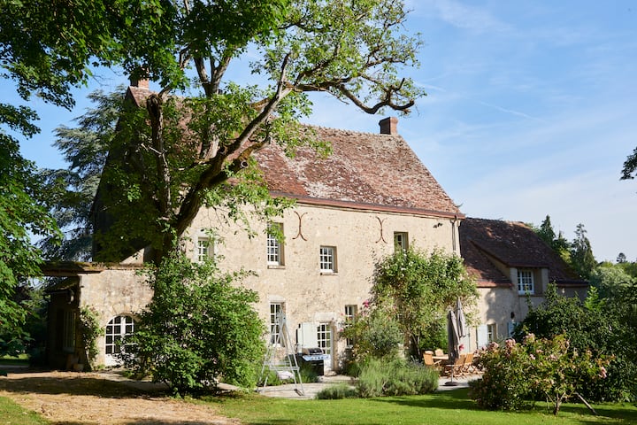 Charmant Manoir Du 17ème Siècle - Île-de-France