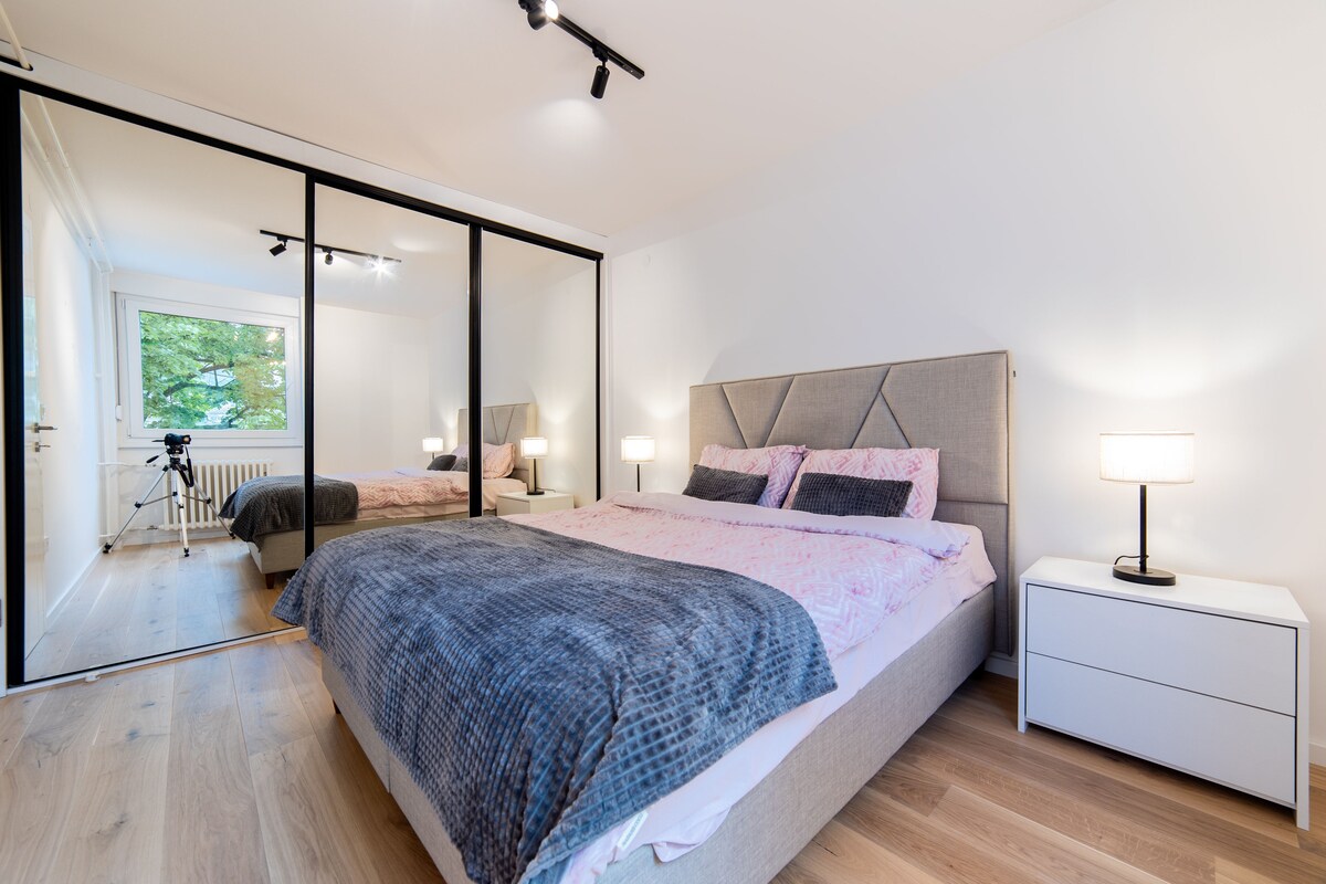 Old Town Heaven 3-bedroom apartment with balcony