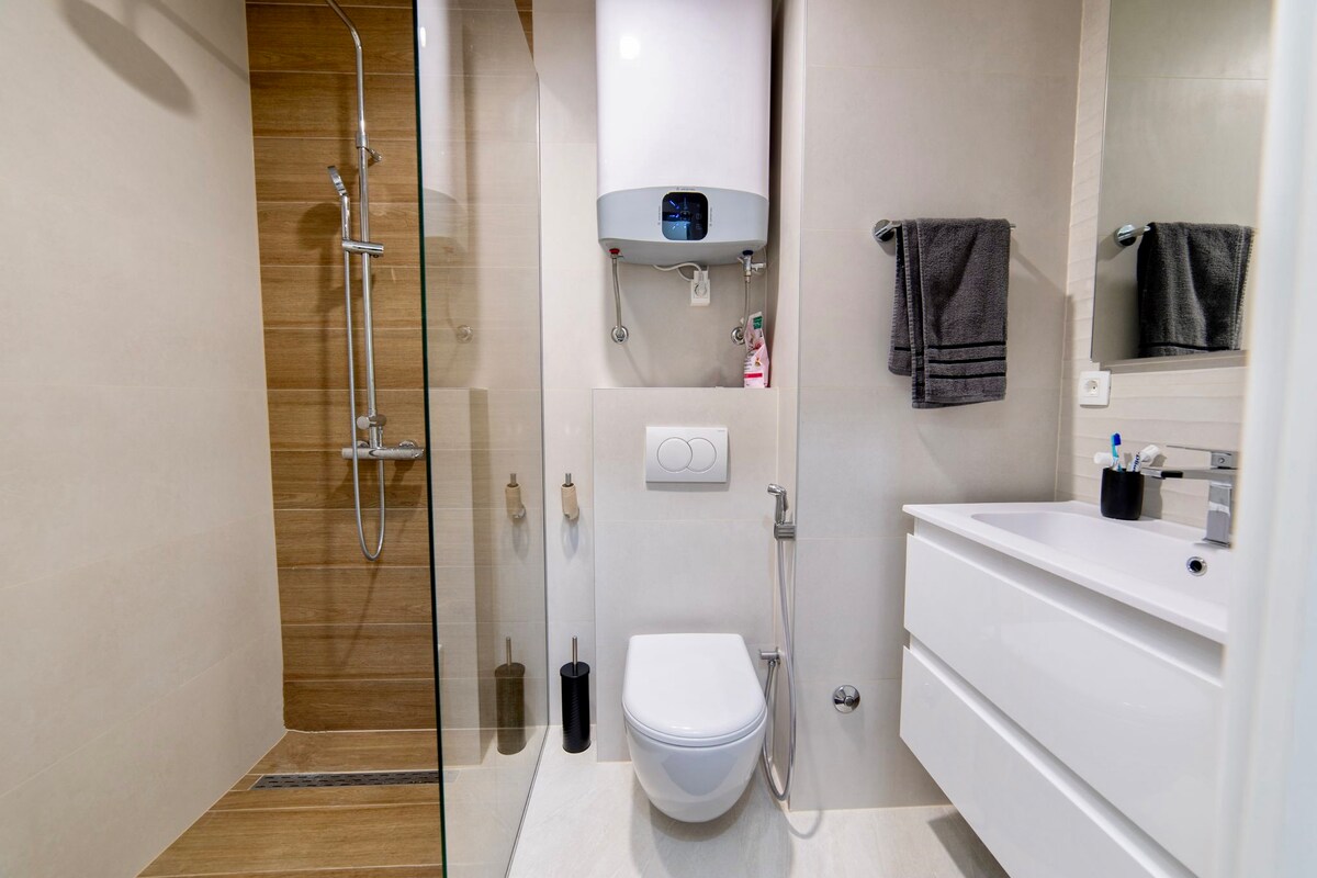 Old Town Heaven 3-bedroom apartment with balcony