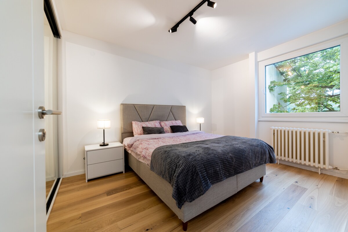 Old Town Heaven 3-bedroom apartment with balcony