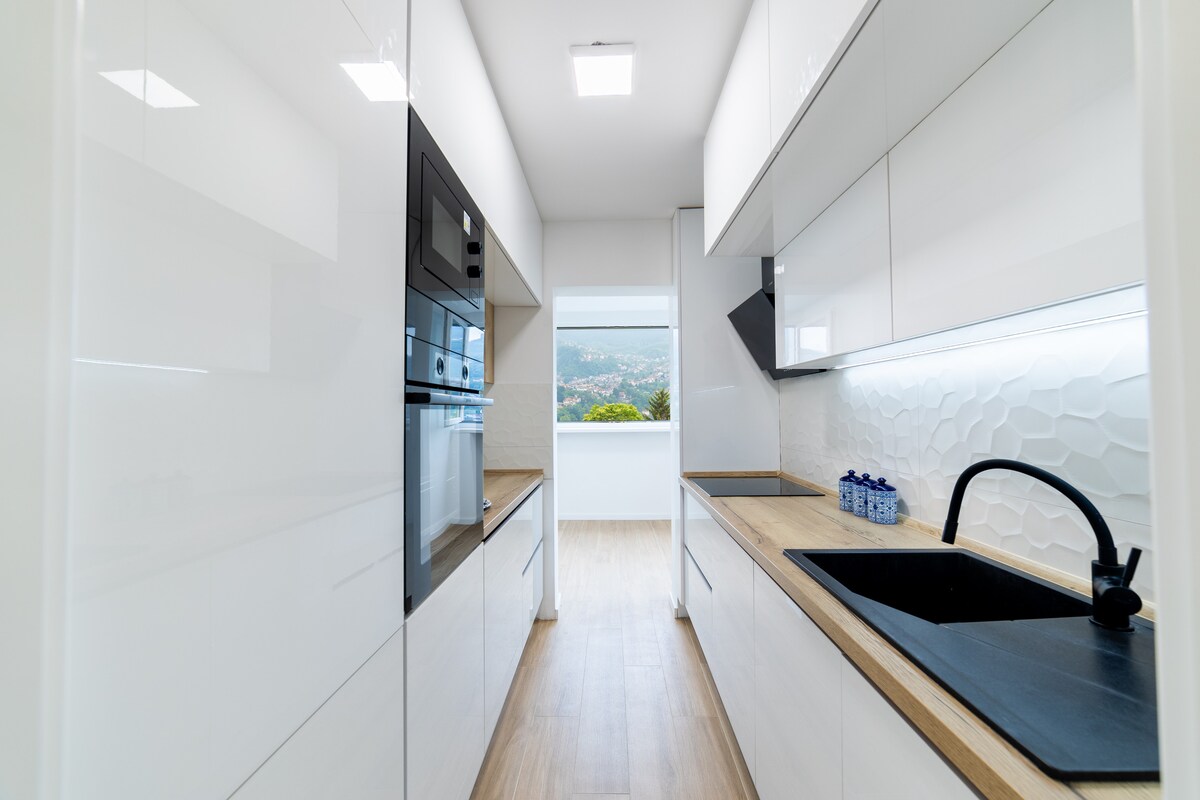 Old Town Heaven 3-bedroom apartment with balcony