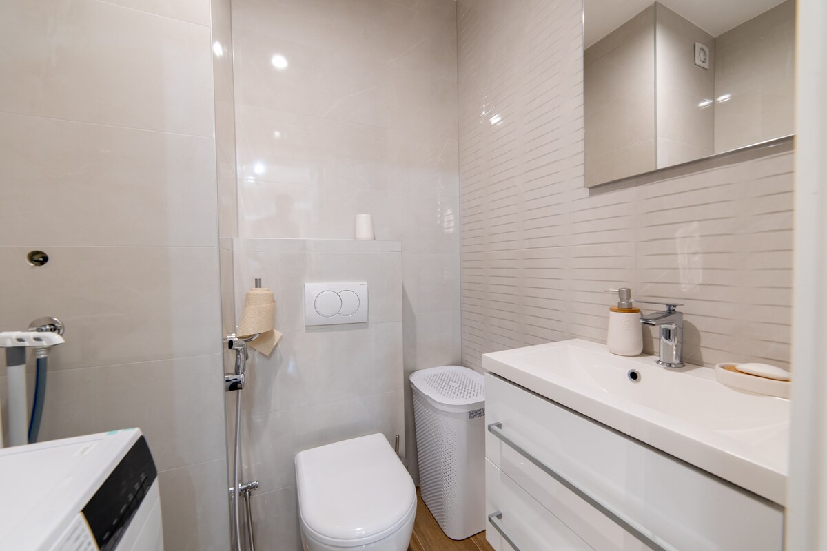 Old Town Heaven 3-bedroom apartment with balcony