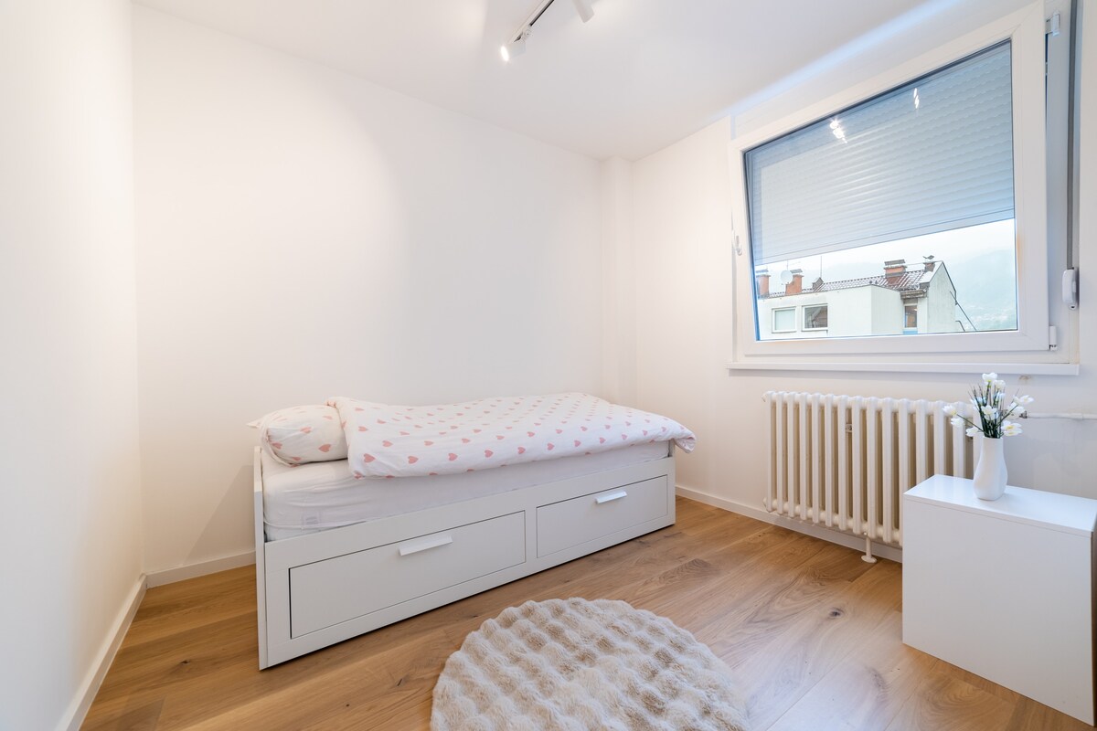 Old Town Heaven 3-bedroom apartment with balcony