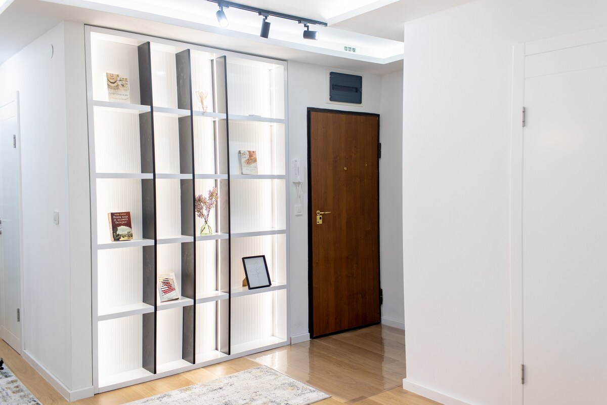 Old Town Heaven 3-bedroom apartment with balcony