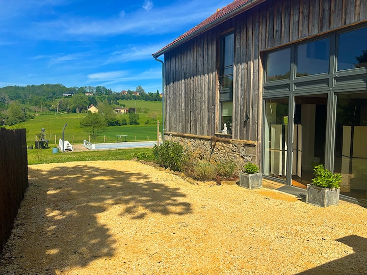Tobacco barn as a loft+ heated pool + gated garden - Houses for Rent in  Coux et Bigaroque-Mouzens, Nouvelle-Aquitaine, France