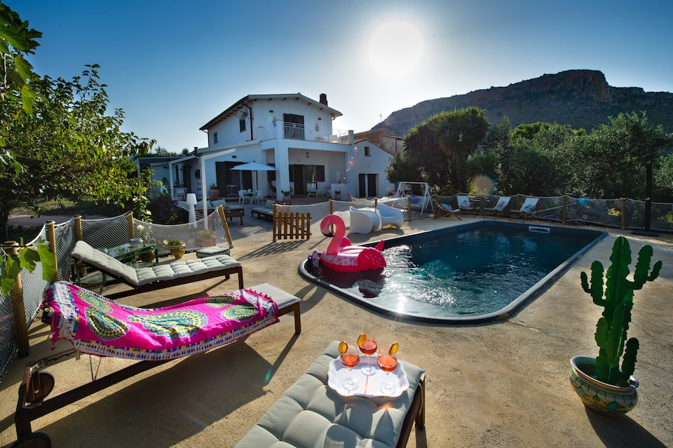 Olive Grove Sea View Villa — zdjęcie 1