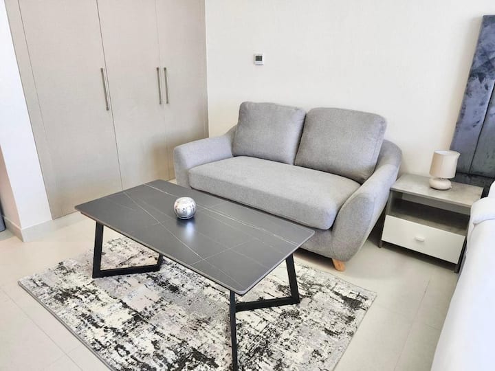 715 Stylish Studio Pool View Al Jaddaf - ドバイ