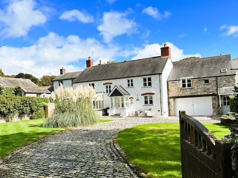 Luxury retreat steps from a heritage gem and beach