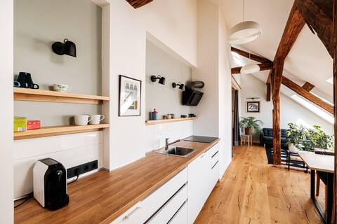 Green Loft w/free parking