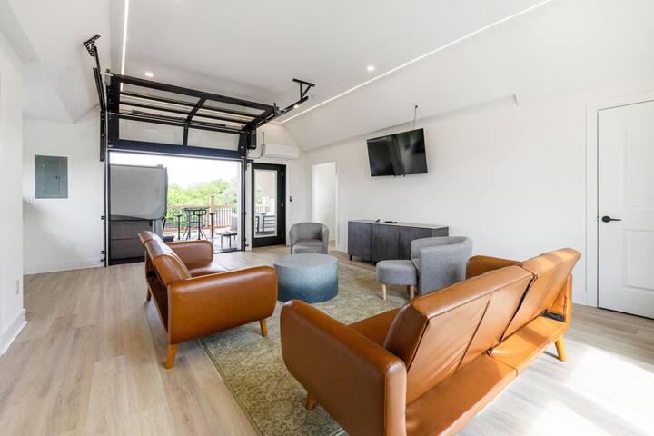 Amazing – Hot Tub, Private Garage, Tesla Charger gallery image 5