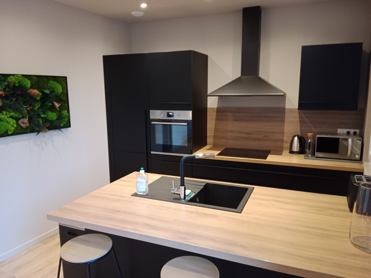 Propriété Airbnb réussie: Beautiful Modern Apartment, Port of Nice à Vieux Nice
