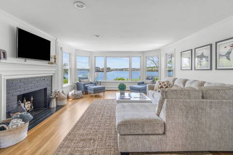 Stunning Waterfront Home w/ Hot Tub, Deck & Office